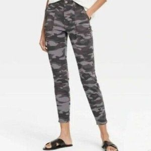 Women's Camo Print Mid-Rise Utility Ankle Pants - Knox Rose, Gray 6